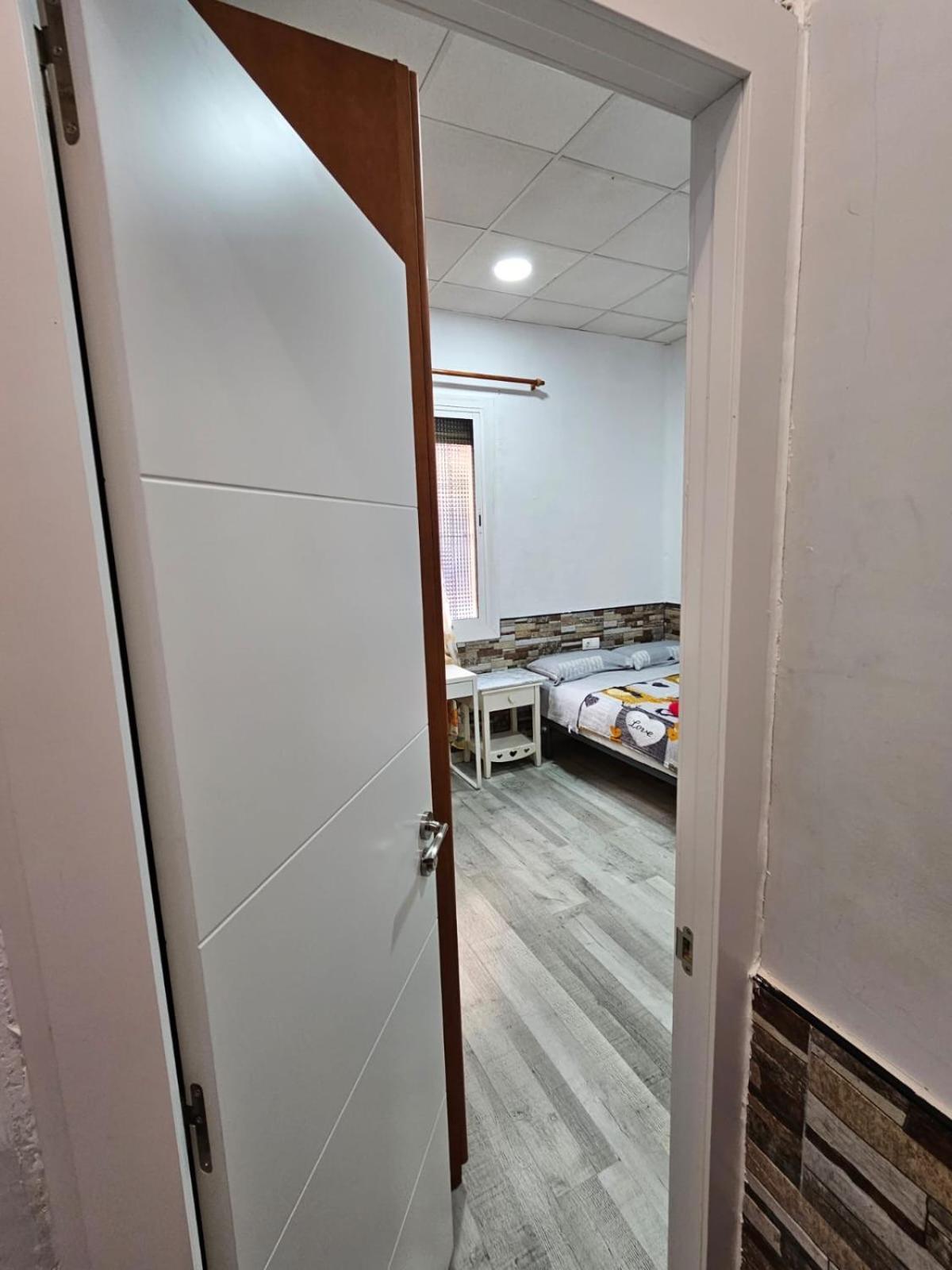 Habitacion Doble Con Bano Privado L'Hospitalet de Llobregat Exterior photo