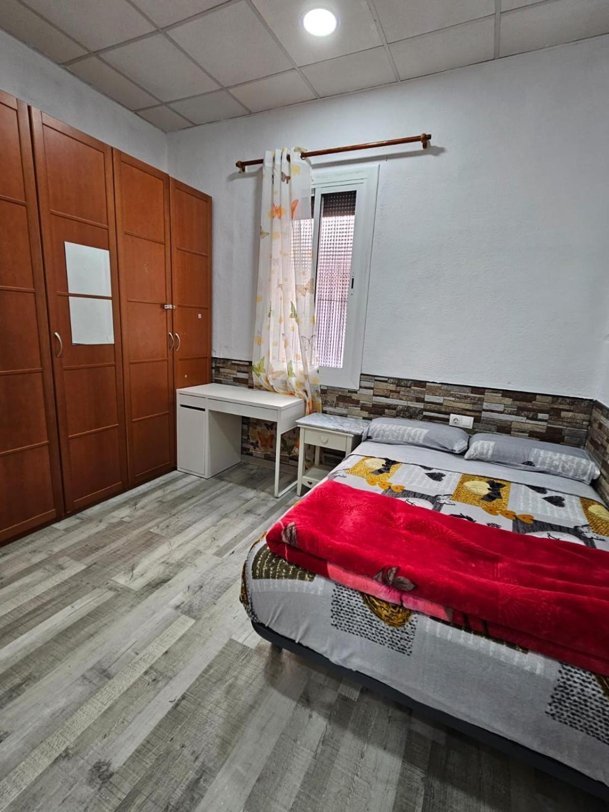 Habitacion Doble Con Bano Privado L'Hospitalet de Llobregat Exterior photo