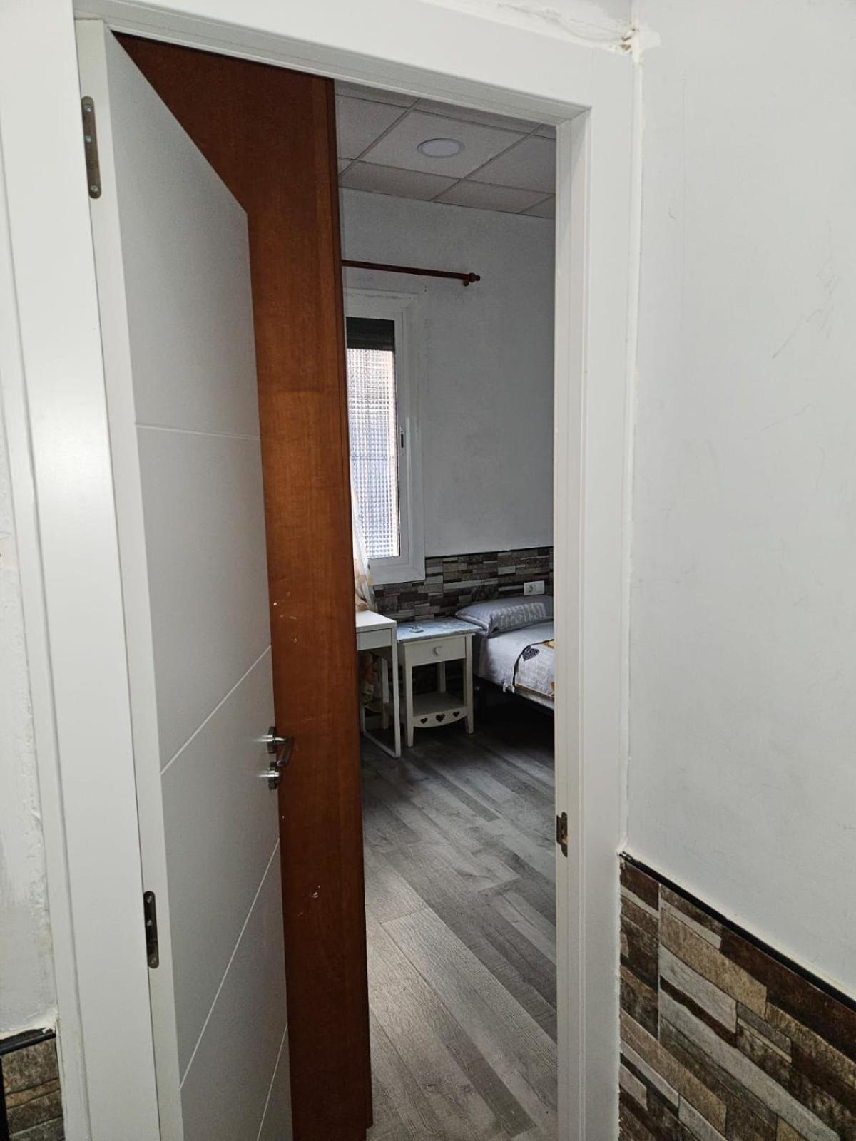 Habitacion Doble Con Bano Privado L'Hospitalet de Llobregat Exterior photo